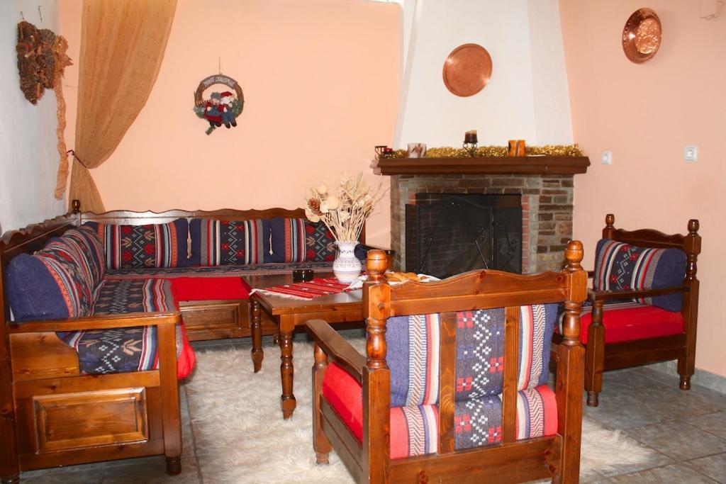 Elatos Country House Bed & Breakfast Portaria  Bagian luar foto